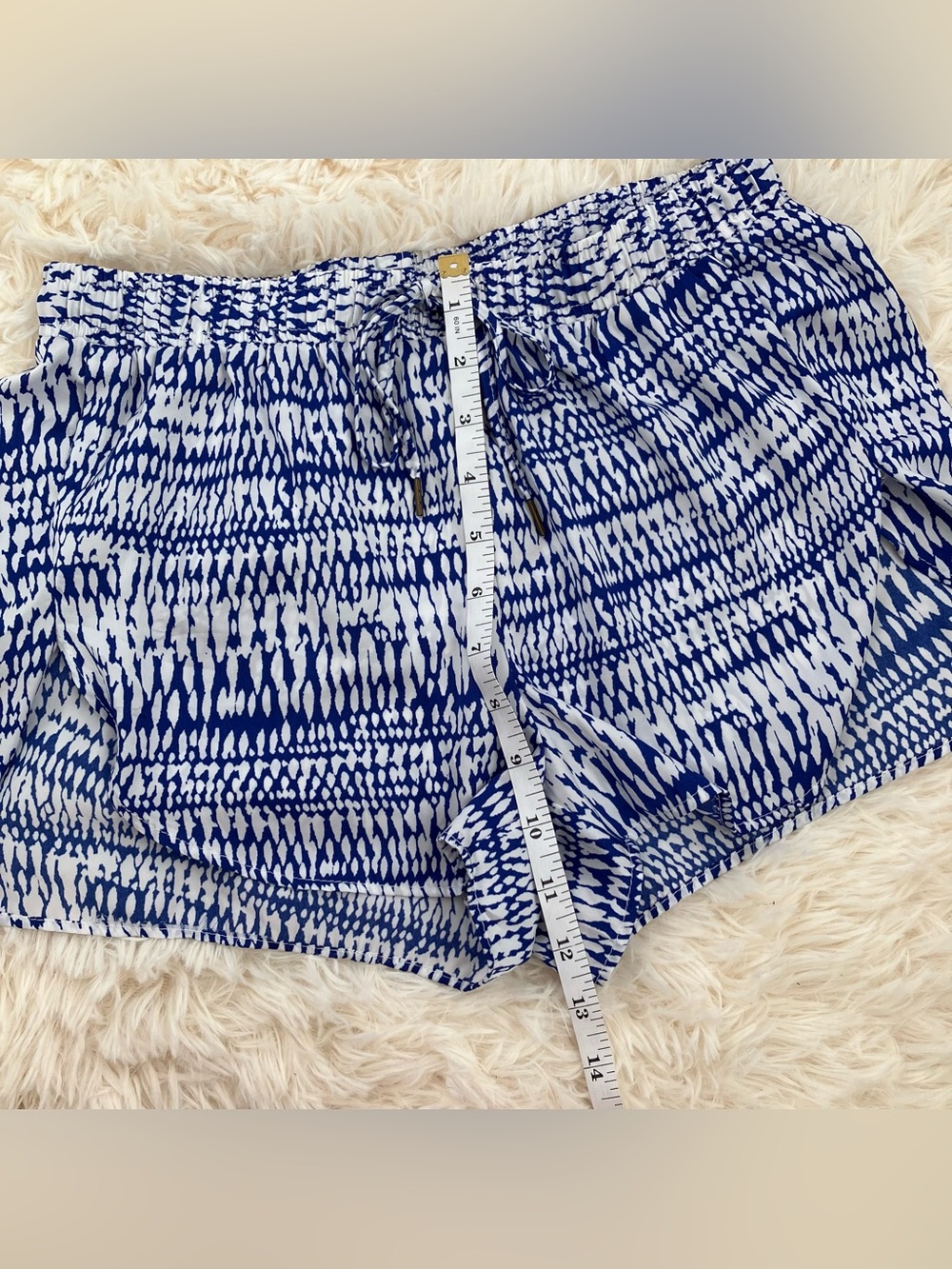 H&M Women’s Patterned Shorts - Picture 8 of 9